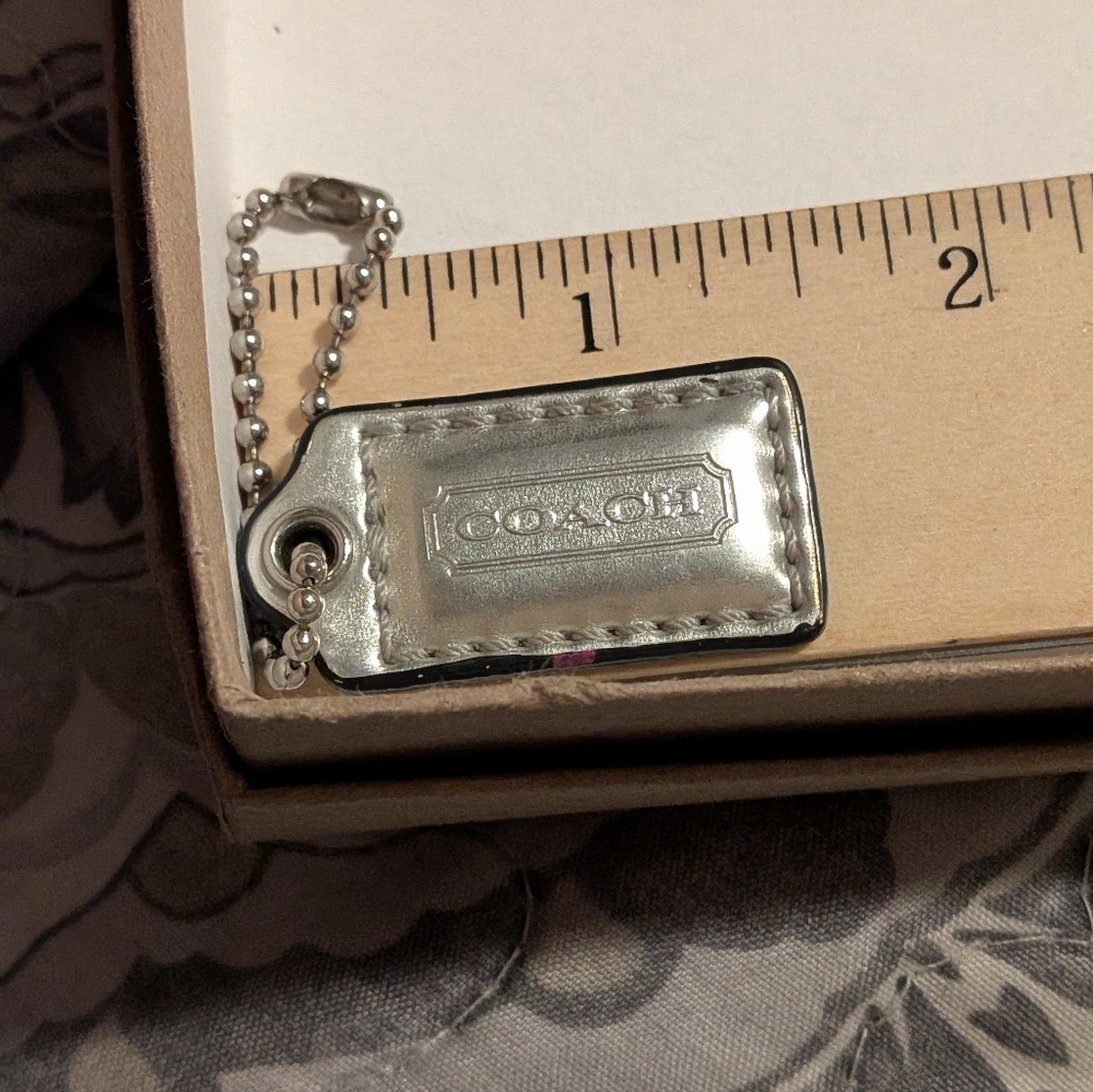 Coach Mettalic Silver Small Leather Hang Tag With Silver Chain - Picture 5 of 5